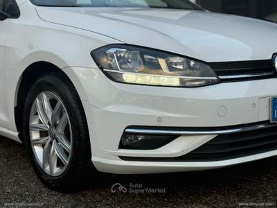 Volkswagen Golf Golf Variant 1.6 TDI 115CV Business BMT Bianco usata Mesagne