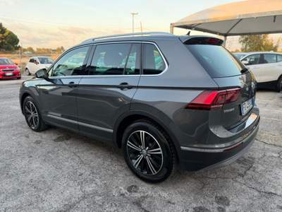 Volkswagen Tiguan Tiguan 2.0 TDI DSG 4MOTION Business BMT Grigio usata Mesagne