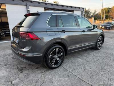 Volkswagen Tiguan Tiguan 2.0 TDI DSG 4MOTION Business BMT Grigio usata Mesagne