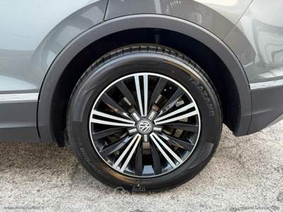 Volkswagen Tiguan Tiguan 2.0 TDI DSG 4MOTION Business BMT Grigio usata Mesagne