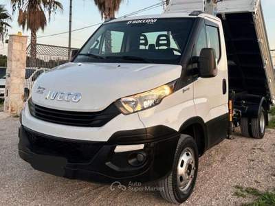 Iveco Daily 35-14 CON GRU Nero usata Massafra