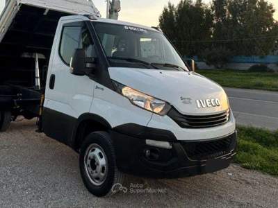 Iveco Daily 35-14 CON GRU Nero usata Massafra
