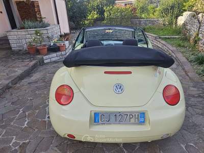 Volkswagen New Beetle New Beetle Cabrio Cabrio 1.4 Giallo usata Lesmo