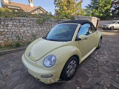 Volkswagen New Beetle New Beetle Cabrio Cabrio 1.4 Giallo usata Lesmo