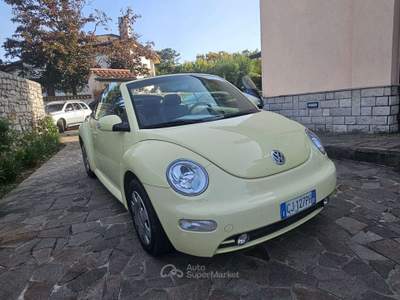 Volkswagen New Beetle New Beetle Cabrio Cabrio 1.4 Giallo usata Lesmo
