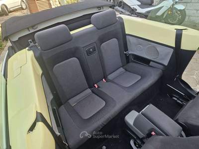 Volkswagen New Beetle New Beetle Cabrio Cabrio 1.4 Giallo usata Lesmo