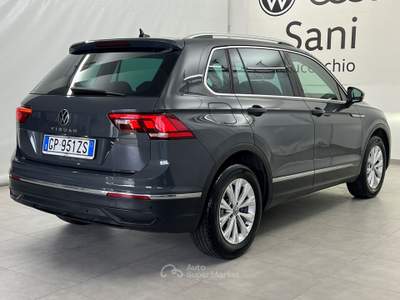 Volkswagen Tiguan Tiguan 2.0 tdi Life 150cv dsg Grigio usata Fucecchio