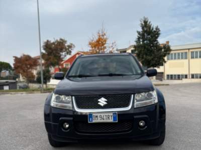 Suzuki Grand Vitara … Nero usata Osimo