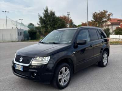 Suzuki Grand Vitara … Nero usata Osimo