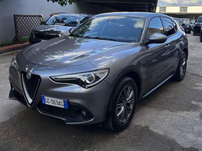 Alfa Romeo Stelvio 2.2 Turbodiesel 190 CV AT8 Q4 Business Grigio usata Afragola