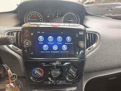 Lancia Ypsilon 1.0 FireFly 5 porte S&S Hybrid Ecochic Silver Bianco usata Afragola