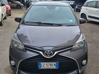 Toyota Yaris 1.4 D-4D 5 porte Cool Grigio usata Afragola