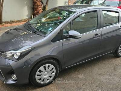 Toyota Yaris 1.4 D-4D 5 porte Cool Grigio usata Afragola