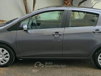 Toyota Yaris 1.4 D-4D 5 porte Cool Grigio usata Afragola