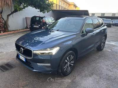 Volvo XC60 B4 (d) automatico Plus Dark Blu/Azzurro usata Afragola