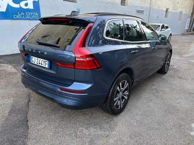 Volvo XC60 B4 (d) automatico Plus Dark Blu/Azzurro usata Afragola