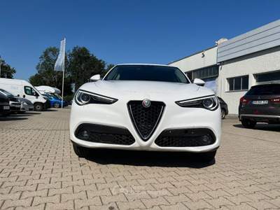 Alfa Romeo Stelvio 2.2 Turbodiesel 190 CV AT8 Q4 Business Bianco usata Pomezia
