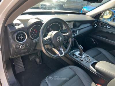 Alfa Romeo Stelvio 2.2 Turbodiesel 190 CV AT8 Q4 Business Bianco usata Pomezia