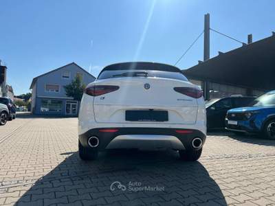 Alfa Romeo Stelvio 2.2 Turbodiesel 190 CV AT8 Q4 Business Bianco usata Pomezia