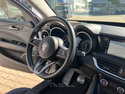 Alfa Romeo Stelvio 2.2 Turbodiesel 190 CV AT8 Q4 Business Bianco usata Pomezia