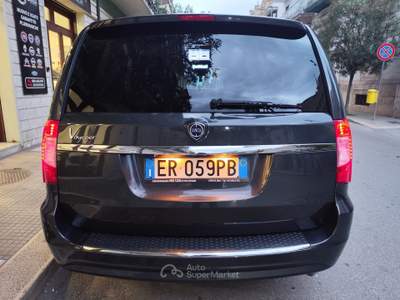 Lancia Voyager 2.8 CRDI 163CV 7 POSTI PERFETTA Grigio usata CORATO