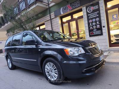 Lancia Voyager 2.8 CRDI 163CV 7 POSTI PERFETTA Grigio usata CORATO