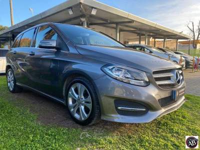 Mercedes-Benz Classe B B 180 d Automatic Premium Grigio usata Latina