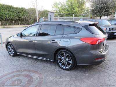 Ford Focus Focus 1.0 EcoBoost 125CV SW ST Line Grigio usata Anagni