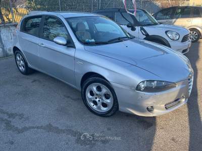 Alfa Romeo 147 1.9 JTD (120) 5 porte Progression motore rifatto Argento usata Sarno