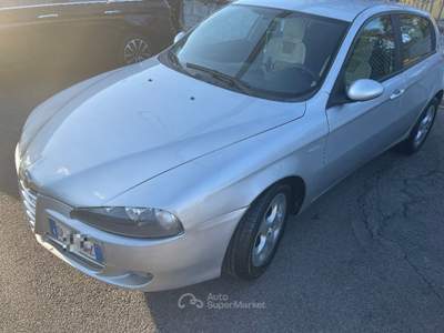 Alfa Romeo 147 1.9 JTD (120) 5 porte Progression motore rifatto Argento usata Sarno