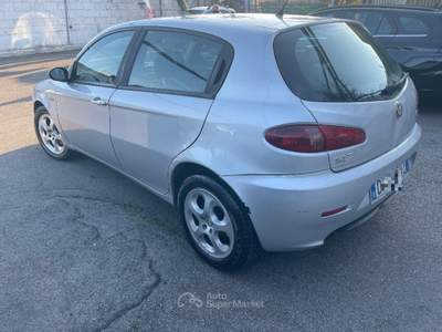 Alfa Romeo 147 1.9 JTD (120) 5 porte Progression motore rifatto Argento usata Sarno