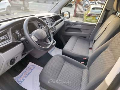 Volkswagen Multivan 2.0 TDI 110CV TRENDLINE disponibili 4 unità Bianco usata Dubino