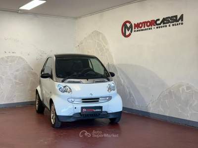 Smart ForTwo ADATTA A NEOPATENTATI Bianco usata Roma
