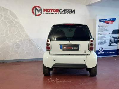 Smart ForTwo ADATTA A NEOPATENTATI Bianco usata Roma