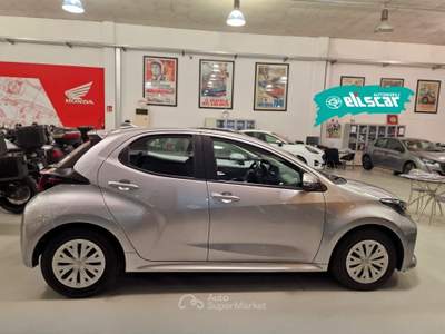 Toyota Yaris 1.5 Hybrid 5 porte Active Argento usata Sona