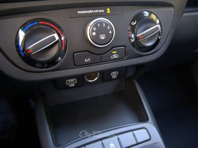 Hyundai i10 1.0 MPI Connectline 63cv KM Zero Grigio usata Cologno Monzese