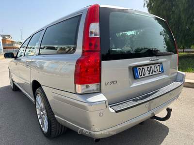 Volvo V70/XC70 V70 2.4 METANO 2007 - GANCIO Grigio usata Terlizzi