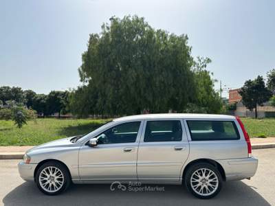 Volvo V70/XC70 V70 2.4 METANO 2007 - GANCIO Grigio usata Terlizzi