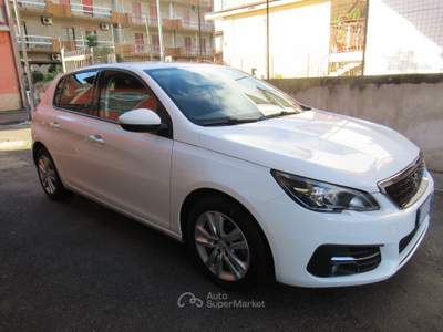 Peugeot 308 S&S Business Bianco usata Striano