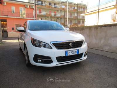 Peugeot 308 S&S Business Bianco usata Striano