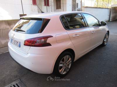Peugeot 308 S&S Business Bianco usata Striano