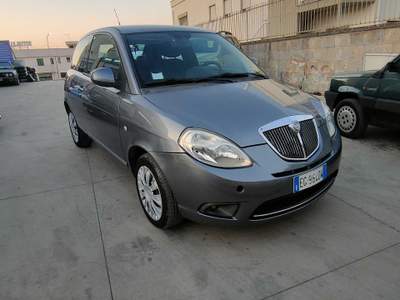 Lancia Ypsilon adatta a neopatentati Grigio usata Ceglie Messapica