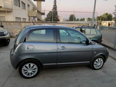 Lancia Ypsilon adatta a neopatentati Grigio usata Ceglie Messapica