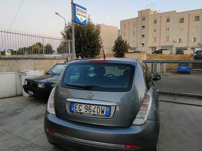 Lancia Ypsilon adatta a neopatentati Grigio usata Ceglie Messapica