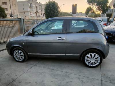 Lancia Ypsilon adatta a neopatentati Grigio usata Ceglie Messapica
