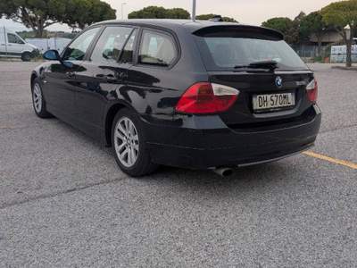 BMW Serie 3 320i E91  Nero usata Rimini