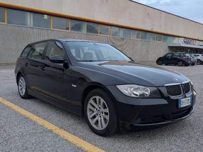 BMW Serie 3 320i E91  Nero usata Rimini