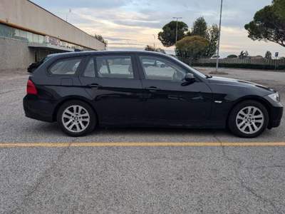 BMW Serie 3 320i E91  Nero usata Rimini