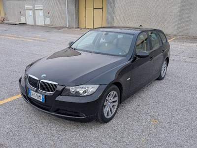 BMW Serie 3 320i E91  Nero usata Rimini