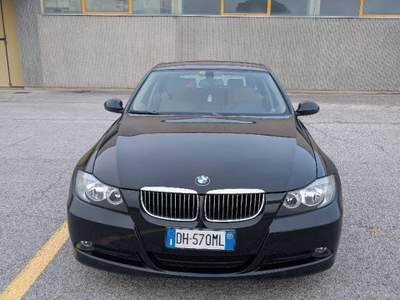 BMW Serie 3 320i E91  Nero usata Rimini